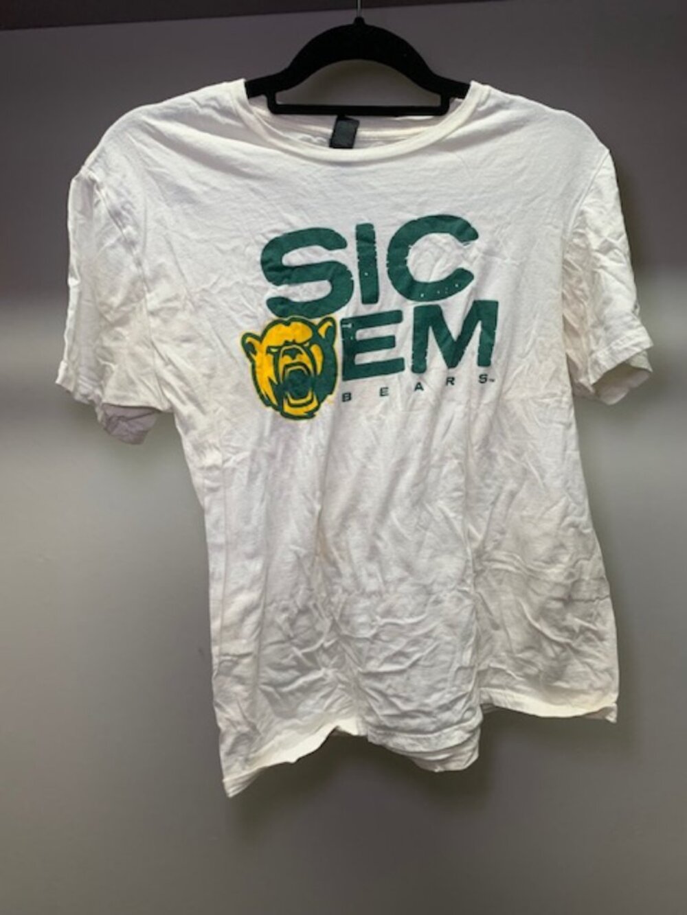 Baylor “Sic ’Em Bears” Graphic Tee – Classic Green & Gold Spirit Shirt